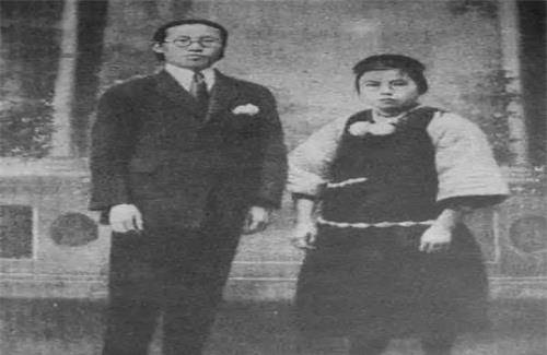 自命清高却穷困潦倒,致独子饿死,29岁因穷而自尽_朱湘_刘倪君_时候