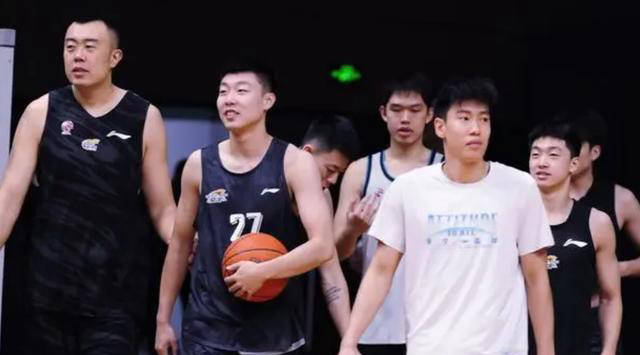 7分,但他出色的投篮技巧和对篮球的深刻理解赢得了教练组的赞誉