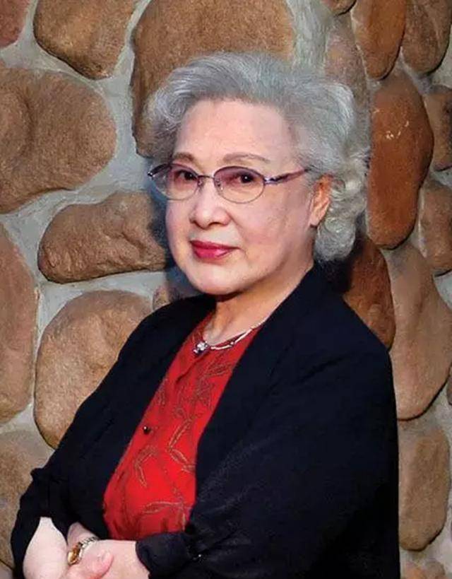 离死别,她婚姻不幸身患癌症,98年风雨:美人不怕迟暮_秦怡_陈天国_金焰