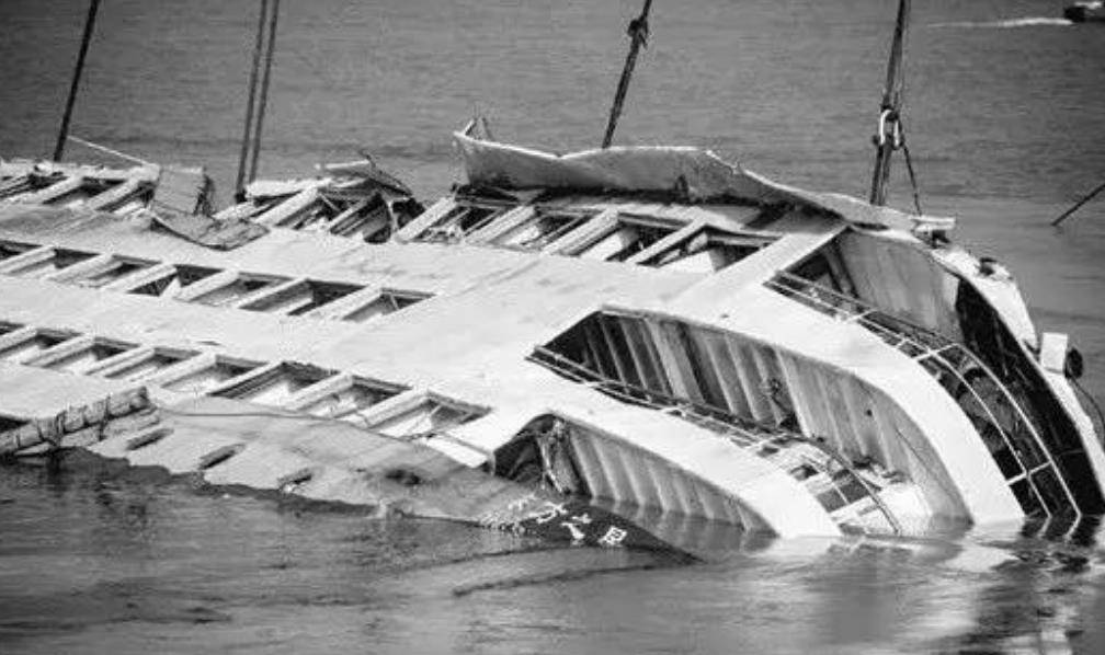 轰动一时的哈尔滨特大沉船事故,171人被淹死,究竟发生了什么?