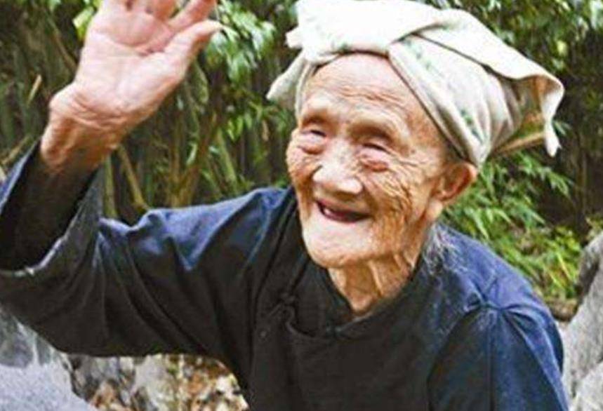 广西老人横跨三个世纪活到128岁,61岁还生子,真实年龄却被质疑_罗美珍