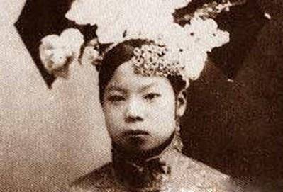 末代皇帝溥仪的老婆们在清朝灭亡后去哪了?
