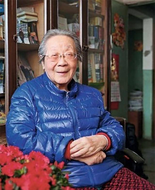 梁实秋:与鲁迅对骂8年,晚年为娶小28岁娇妻,引用鲁迅小说原话