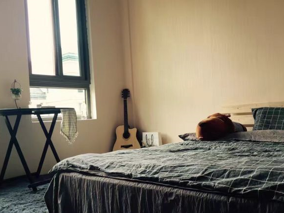 理工男爆改15平出租房,完工房东偷着乐!网友:下个月肯定涨房租