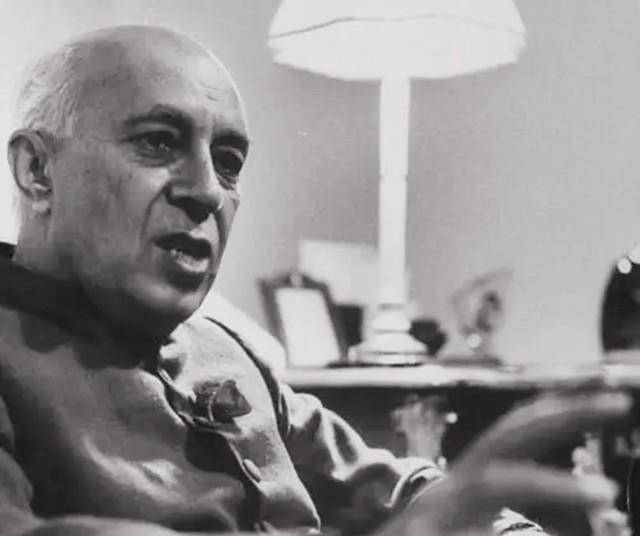 印度往事:一代枭雄尼赫鲁,亲手葬送了印度的大国崛起_家族_贾瓦_发展