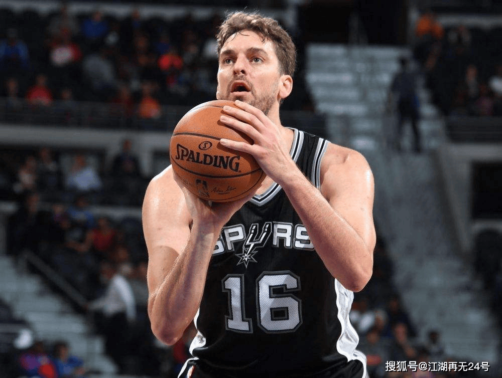 助科比两连冠,14年被湖人放弃的加索尔后来发展如何?在公牛焕发第二春