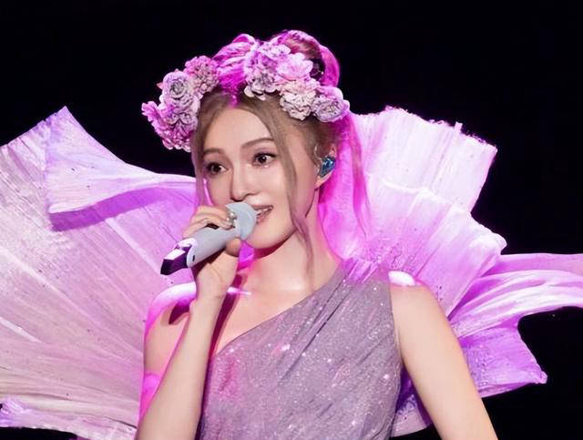 台湾艺人张韶涵力挺统一,周杰伦沉默引争议