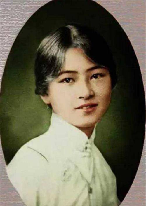 民国女神林徽因:嗜酒如命,烟不离手,网友感叹:人设崩,滤镜碎