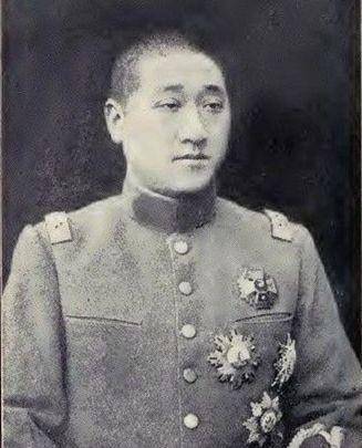 冯玉祥下令枪毙徐树铮,部下不敢,冯怒吼:天塌了有柱子