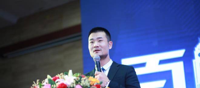 去伊拉克当"雇佣兵",猛人白晓保的自我救赎,比你想象的更精彩