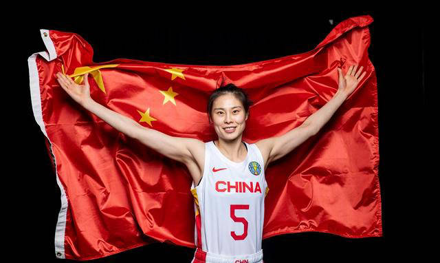 与韩旭李梦或联手冲击3连冠_山东_中国女篮_wcba