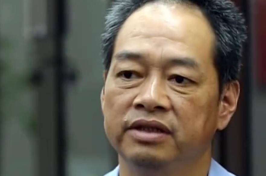 湖南60岁老人被安葬,三年后突然活着回村,家人花15万火化的谁?