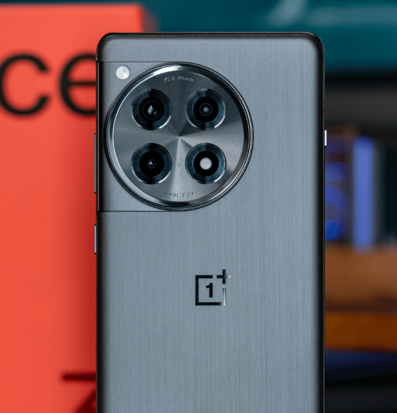 上市不到半年突降至2186元,骁龙8gen2 5500mah 金属中框,等到了