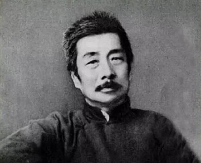 梁实秋:与鲁迅对骂8年,晚年为娶小28岁娇妻,引用鲁迅小说原话