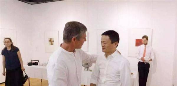 当年马云落难时,有一对夫妻给了他200块资助, 马云是如何回馈的?