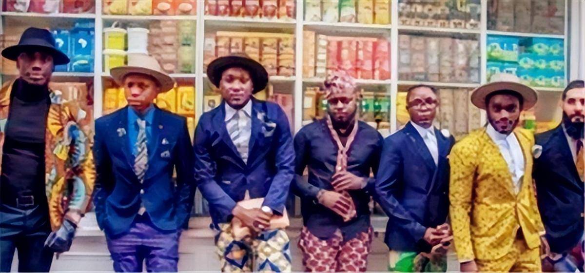 纪实非洲一个虚荣的国家,白天体面得像土豪,实则住茅房吃不饱饭