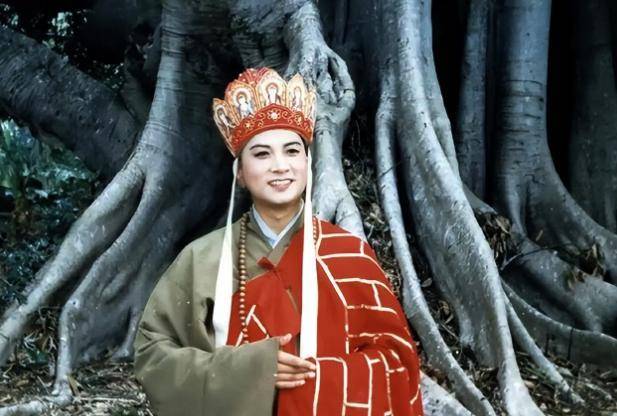 唐僧取经14年,称女妖都是"女菩萨",为啥叫老鼠精为"娘子"?