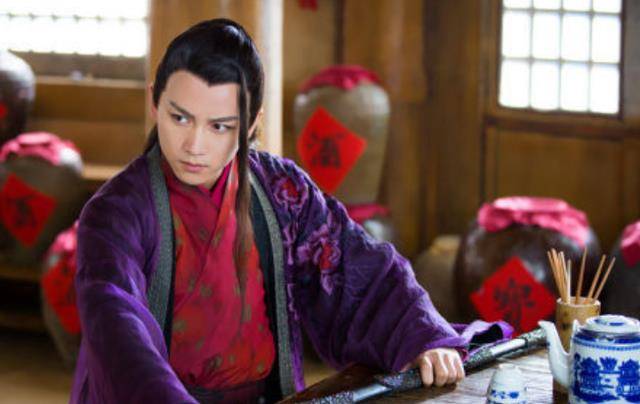 你看看岳不群看了啥?