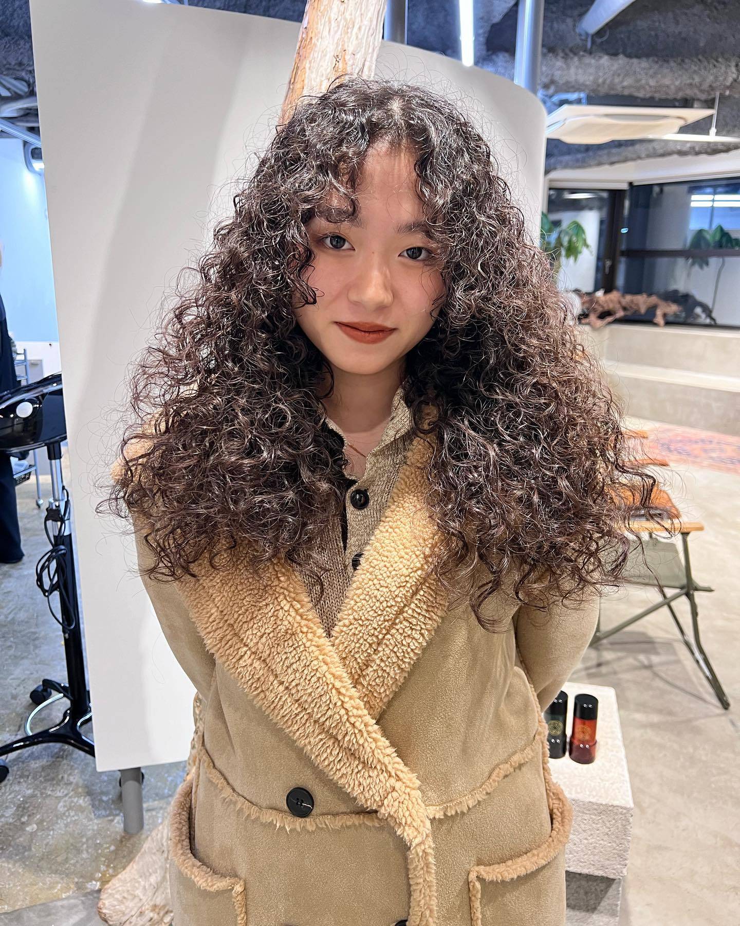 看看全头羊毛卷烫发,蓬松洋气显时尚_发型_卷发_长发