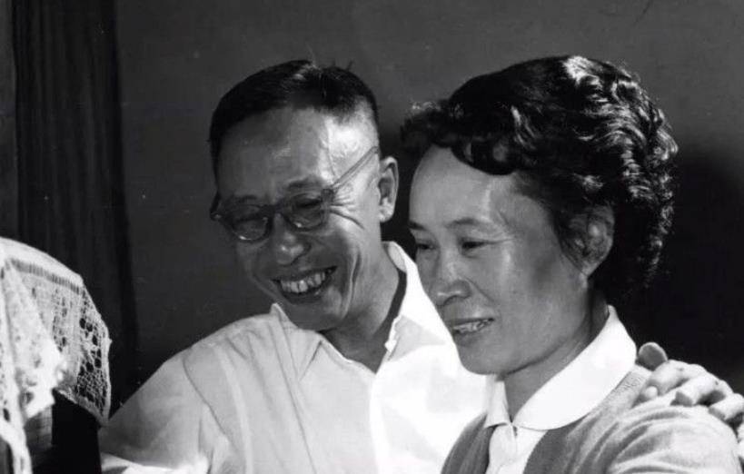 此女三婚嫁给溥仪,沾丈夫光葬入八宝山,临终却哭诉嫁错了人