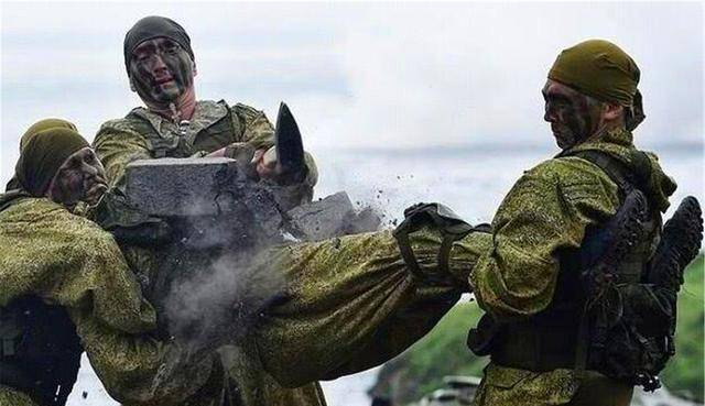 我们把俄罗斯称为"战斗民族",那么俄罗斯人是怎么称呼