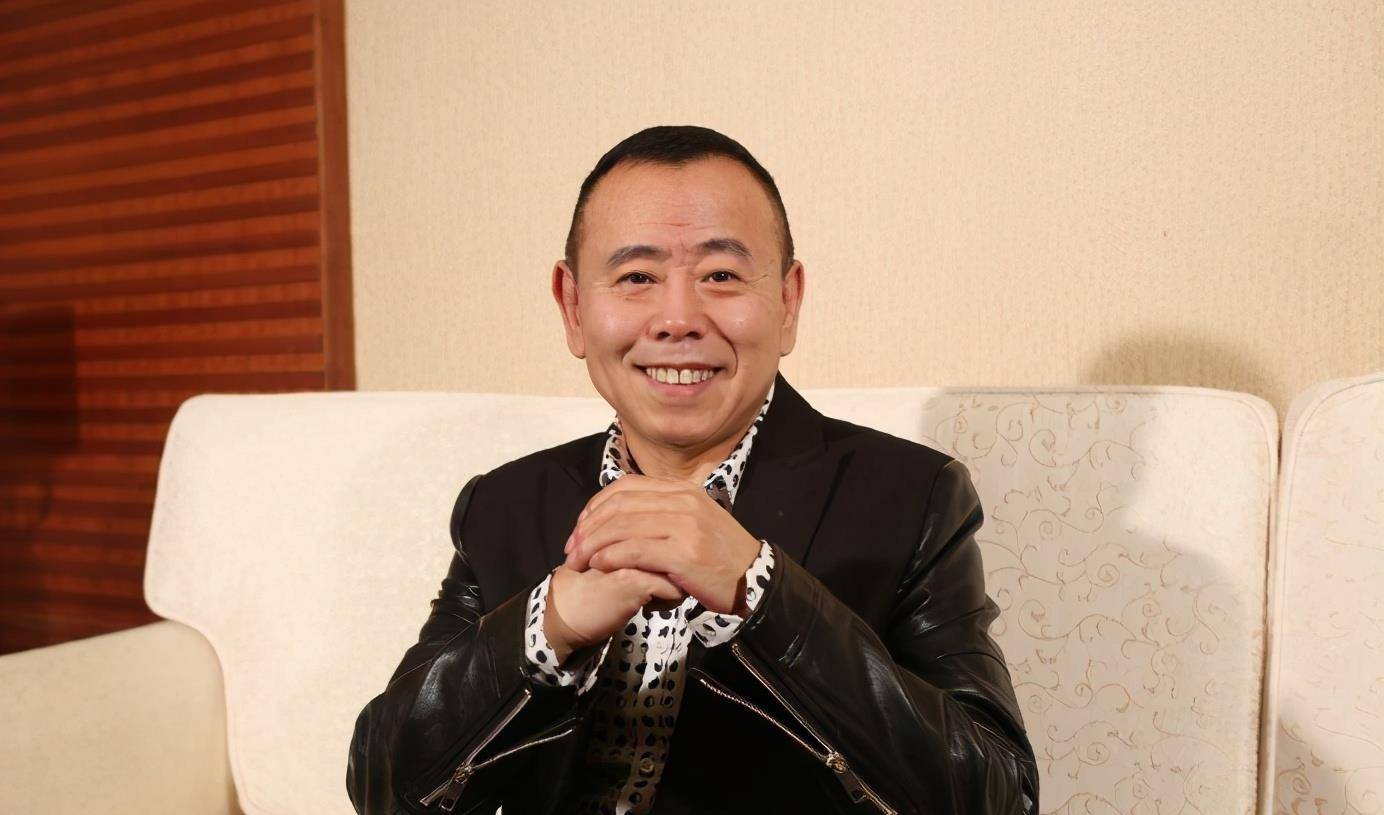 潘长江秀书法,透露着幼稚和喜剧,专家:好意思拿出手?