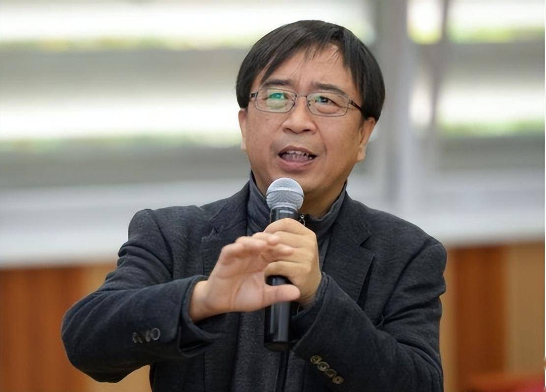 三,潘建伟教授的科研团队要取得在量子科学领域的突破性成就,并不仅仅