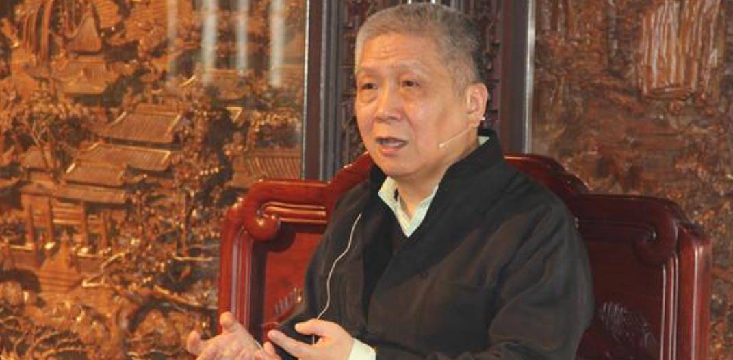 他的龙床出现,立马就引起了非常巨大的轰动,因为像林仁贵这样懂鉴别