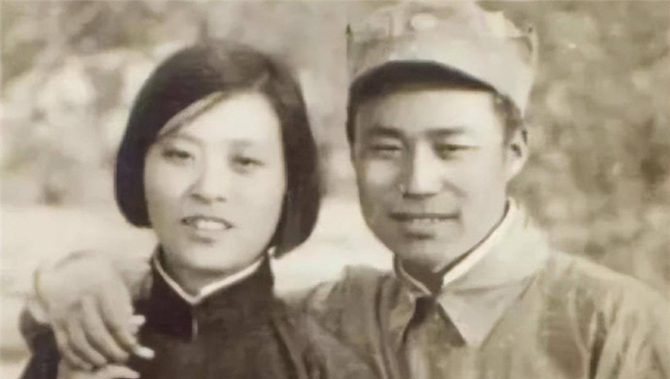 职务越来越低,逝世后悼词难写,邓公亲批两个大字_王近山_韩岫岩