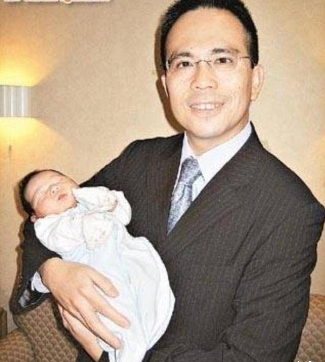 与丈夫如胶似漆,为产子改名,如今儿女双全_李泽钜_王富信_豪门