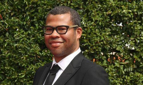 原来索尼公司拍了一部电影,叫《表情奇幻冒险》.