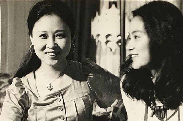 琼瑶数学考了20分,妹妹考了98分,母亲:你怎么就不能像你妹一样