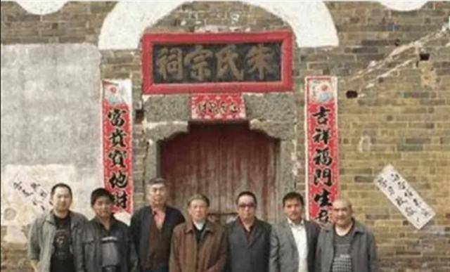 2014年,河南农村惊现明朝龙床,专家看后劝老农捐了,结局如何?