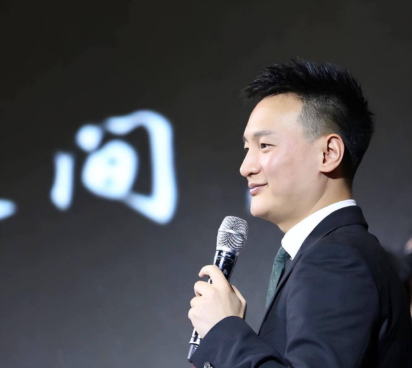 痛心!央视前著名体育解说员田宗琦意外离世,白发父母的心碎了