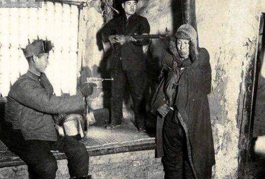 末日:四大旗杆都完蛋,谢文东公审枪毙,李华堂车轮碾死_合江_土匪_部队