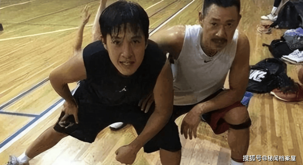 丁嘉丽女儿:被父母抛弃,遭叔叔虐待,没爱环境长大36岁还未结婚