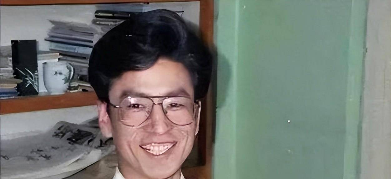 央视一哥白岩松:被病痛折磨暴瘦50斤,睡3-4个小时,数次想自杀