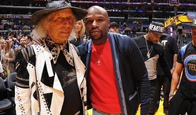 湖人金发美女球迷,恋上76岁华尔街富豪,相差46岁一见钟情_维克曼