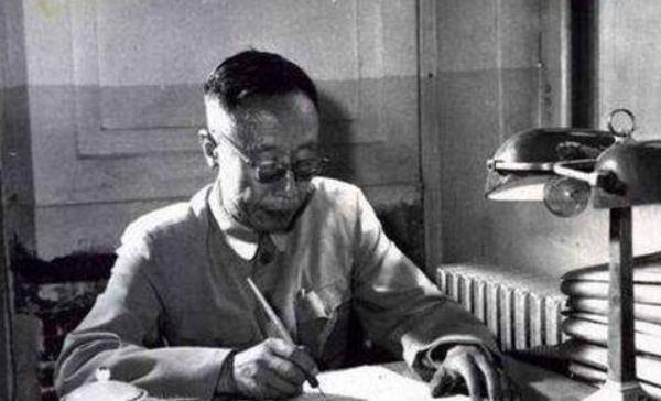 1950年8月,溥仪被押解回国,在抚顺战犯管理所进行学习,改造,因为表现