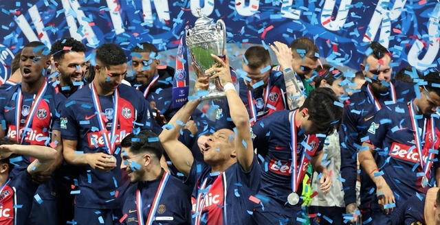 欧洲足球三大战役落幕:巴黎药厂捧杯,曼城失利于曼联_比赛_决赛_联赛