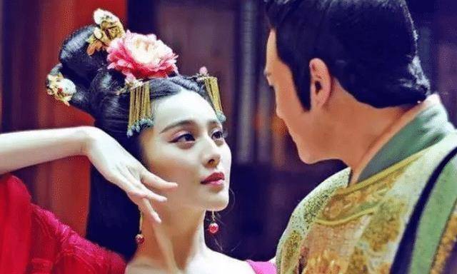 狄仁杰劝武则天戒色,女皇让他看了2样东西,狄阁老哑口无言