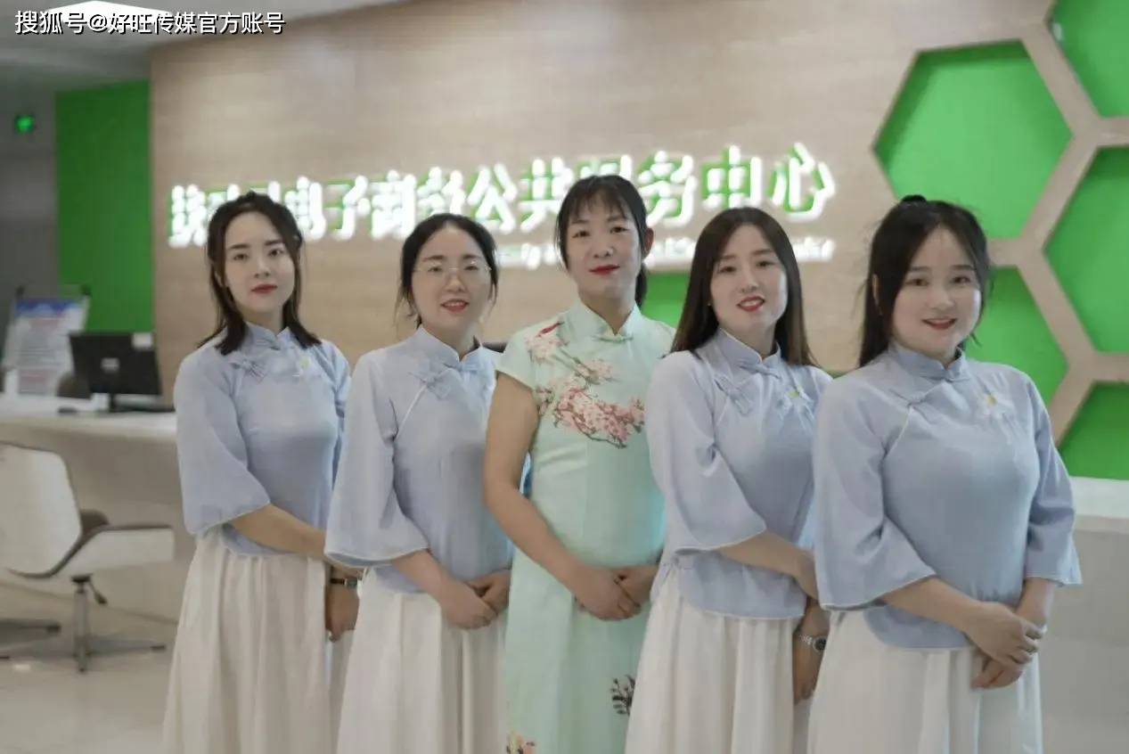 电商火起来·小姐姐们来"添柴"·扶风电商团队真美真飒有力量