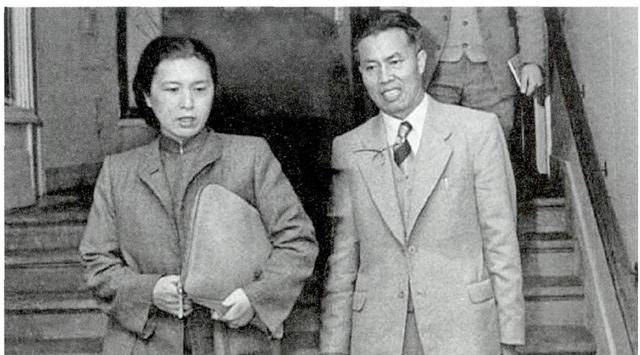 龚澎:新中国首任新闻司司长,杰出的女外交家,二任丈夫是乔冠华