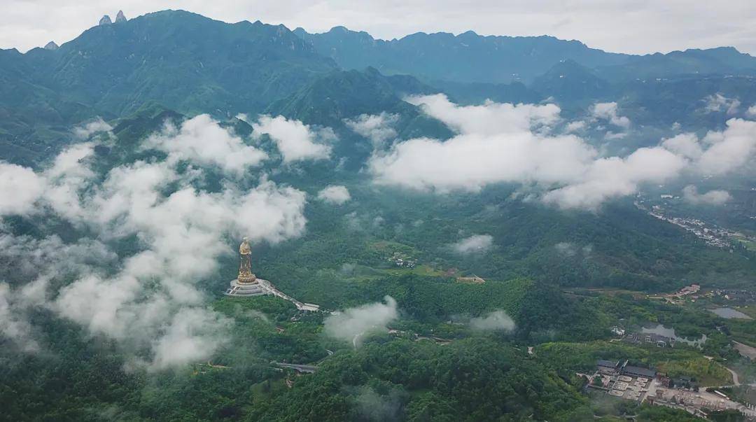 向山而行——「涵 · 悦」禅境之旅|九华山雨润涵月楼&小愈悦战略合作