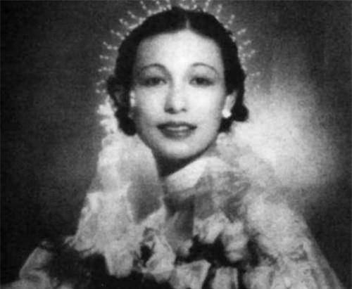 当街撞见,她不吵不闹作出一动作,让丈夫回归家庭_郭婉莹_吴毓骧_美国