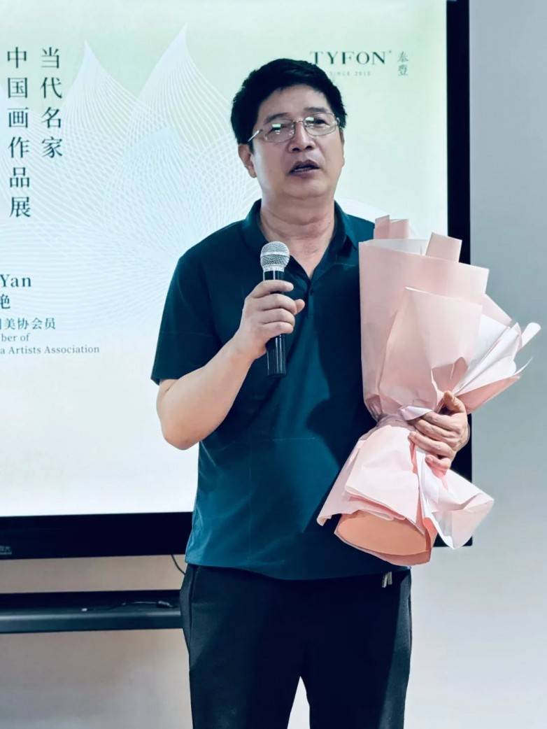 展览展出了景洪壮,李艳的国画作品,其中包含山水,花鸟,人物多种题材