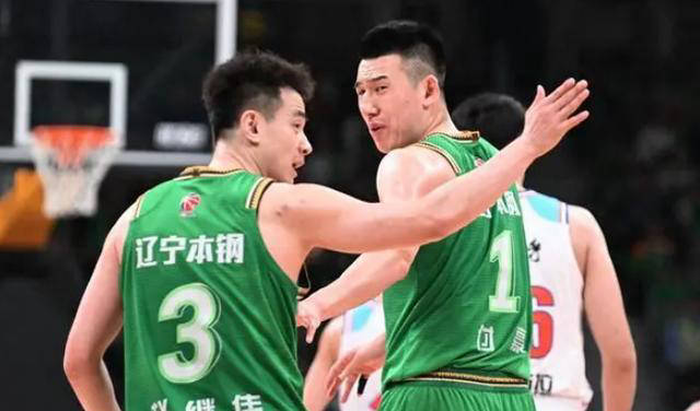 在比赛过程中,阿布都沙拉木的发挥甚至不如替补队员于德豪.