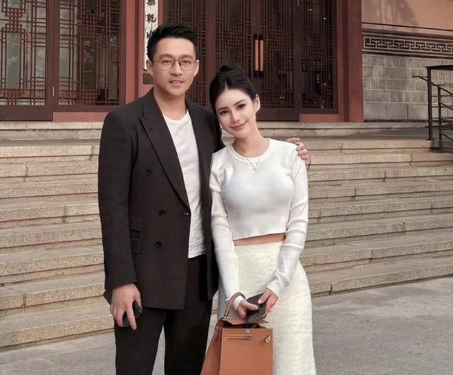 汪小菲再婚:晒结婚证,新妻是台湾医美顾问