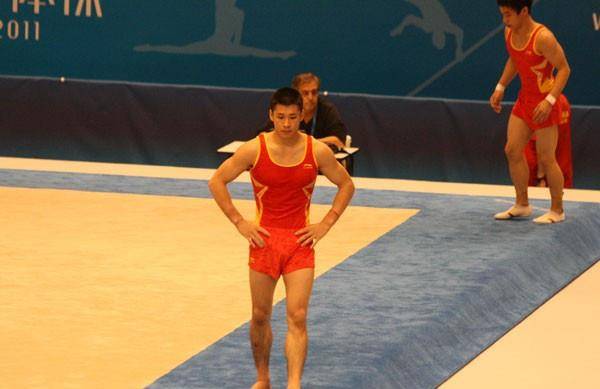 奥运冠军张成龙,出身普通被富婆倒追,如今身价过亿成功逆袭