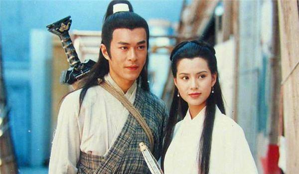 你看杨过少年时,对她做过什么?